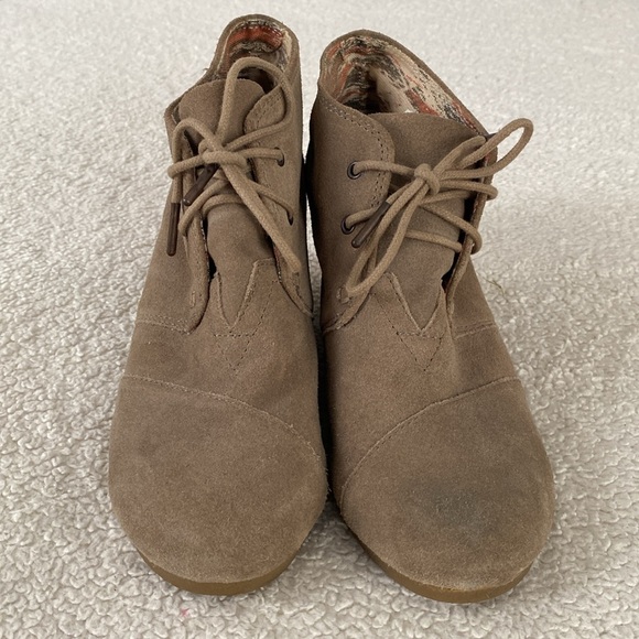 Toms nude suede booties ankle boots wedge tan size 8 woman’s - Picture 3 of 9